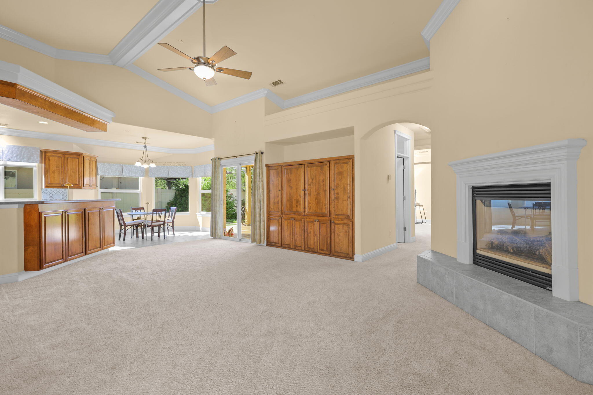 2110 Cadjew Street Redding, CA 96003 - Photo 21 of 61 Large living room