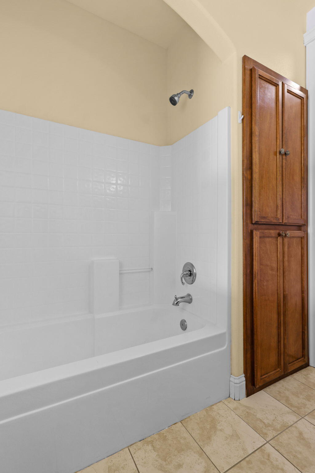 2110 Cadjew Street Redding, CA 96003 - Photo 32 of 61 Guest bath