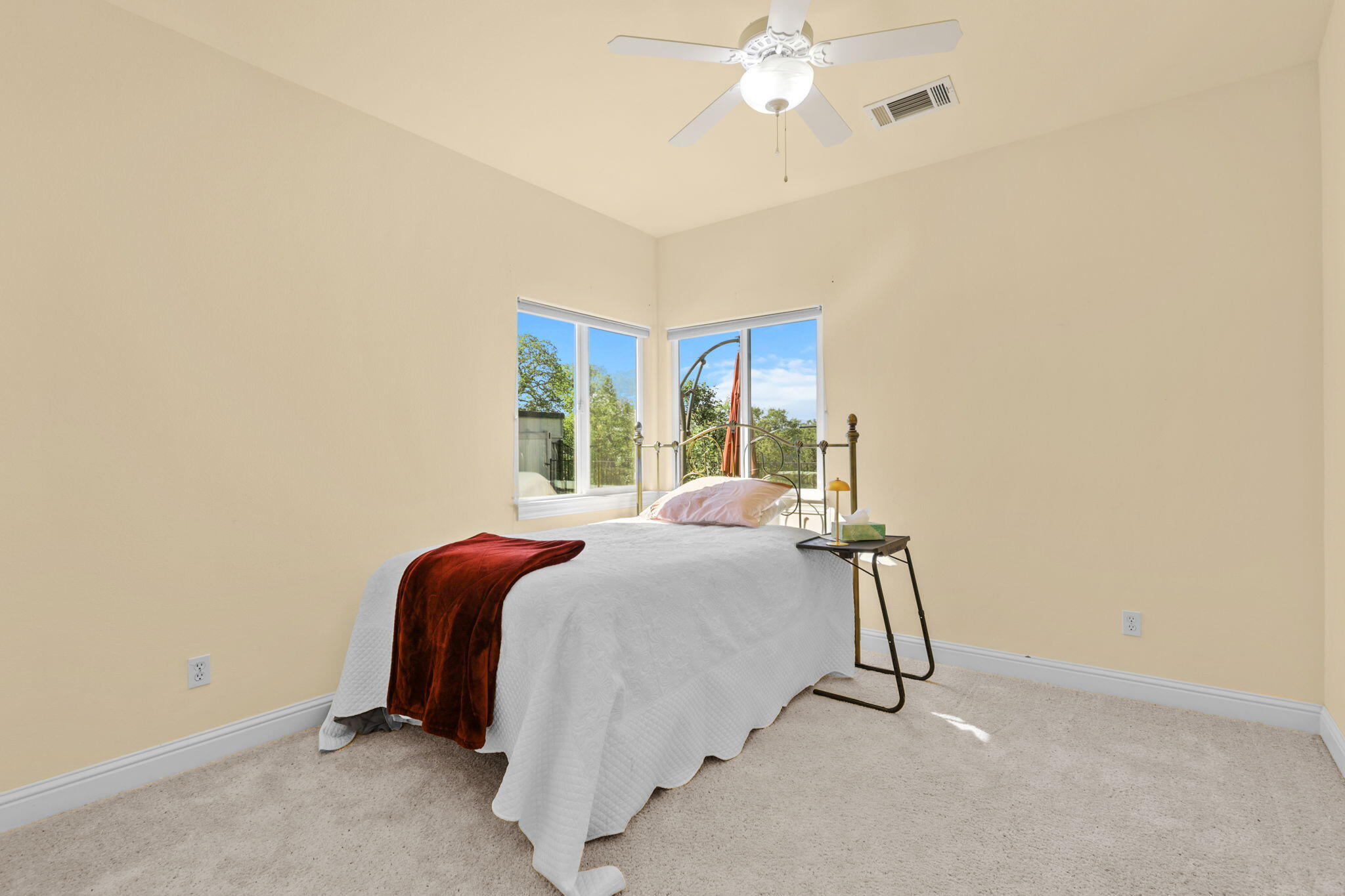 2110 Cadjew Street Redding, CA 96003 - Photo 35 of 61 Large bedrooms