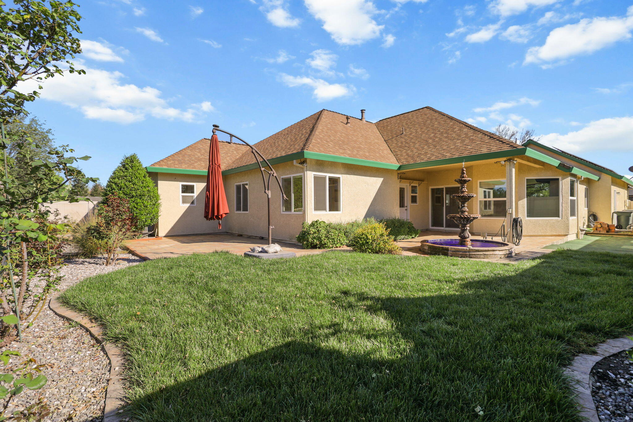 2110 Cadjew Street Redding, CA 96003 - Photo 48 of 61 Back yard