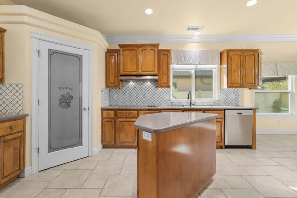 $660,000 | 2110 Cadjew Street, Redding, CA 96003