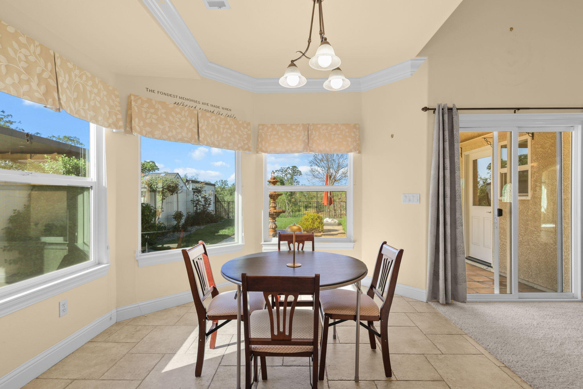 2110 Cadjew Street Redding, CA 96003 - Photo 9 of 61 Kitchen nook