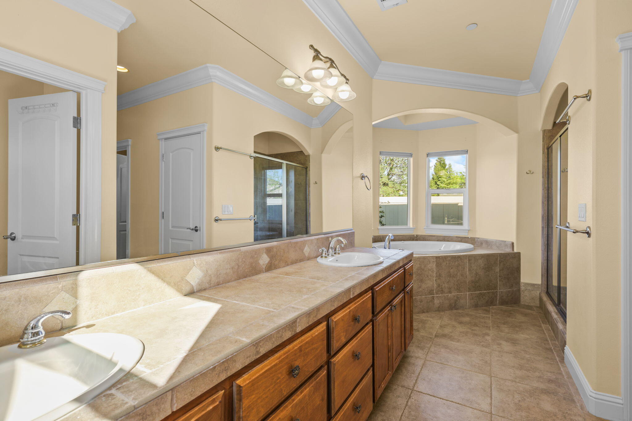 2110 Cadjew Street Redding, CA 96003 - Photo 10 of 61 Primary bathroom