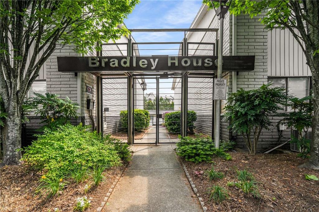 3501 Roswell Road Northeast, Unit 102 Atlanta, GA 30305 - Photo 1 of 1 Gallery Image 1