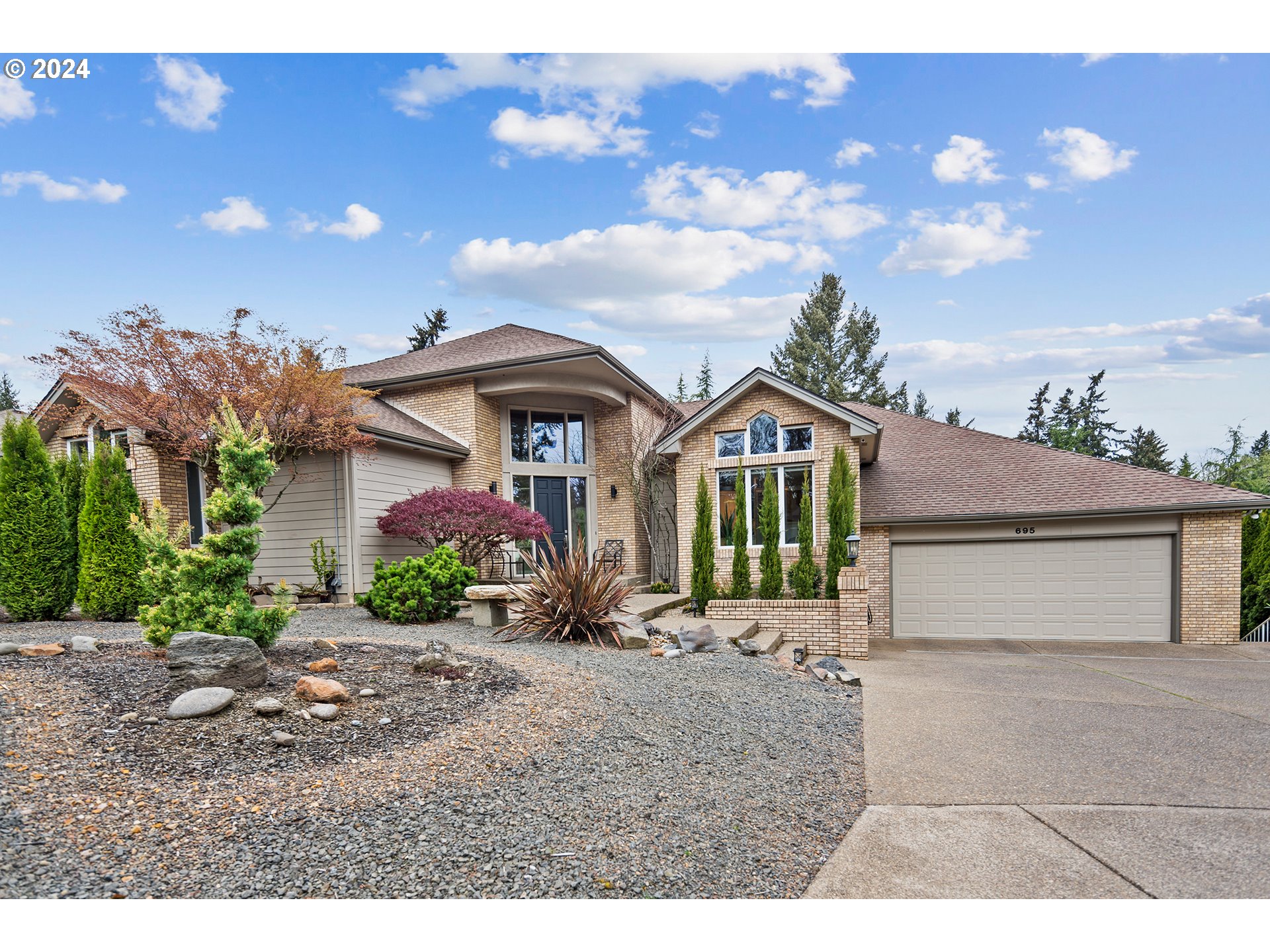 695 Palisades Dr Southeast  