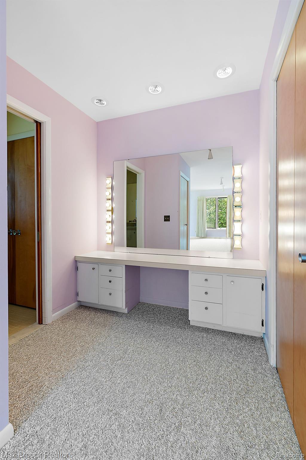 4550 Dow Ridge Road West Bloomfield, MI 48324 - Photo 29 of 46 Gallery Image 29
