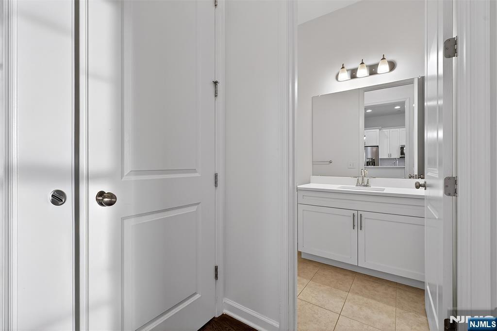 215 Roosevelt Drive Wood-Ridge, NJ 07075 - Photo 19 of 50