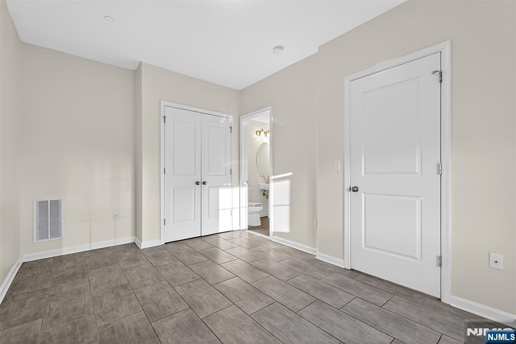 215 Roosevelt Drive Wood-Ridge, NJ 07075 - Photo 6 of 50