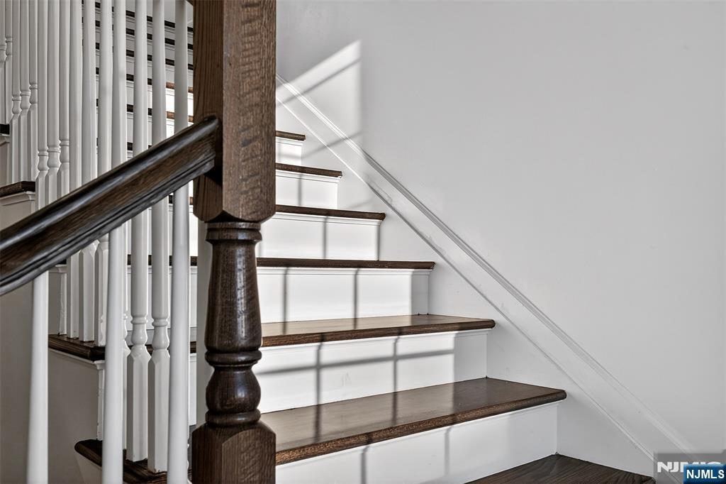 215 Roosevelt Drive Wood-Ridge, NJ 07075 - Photo 8 of 50 a view of entryway