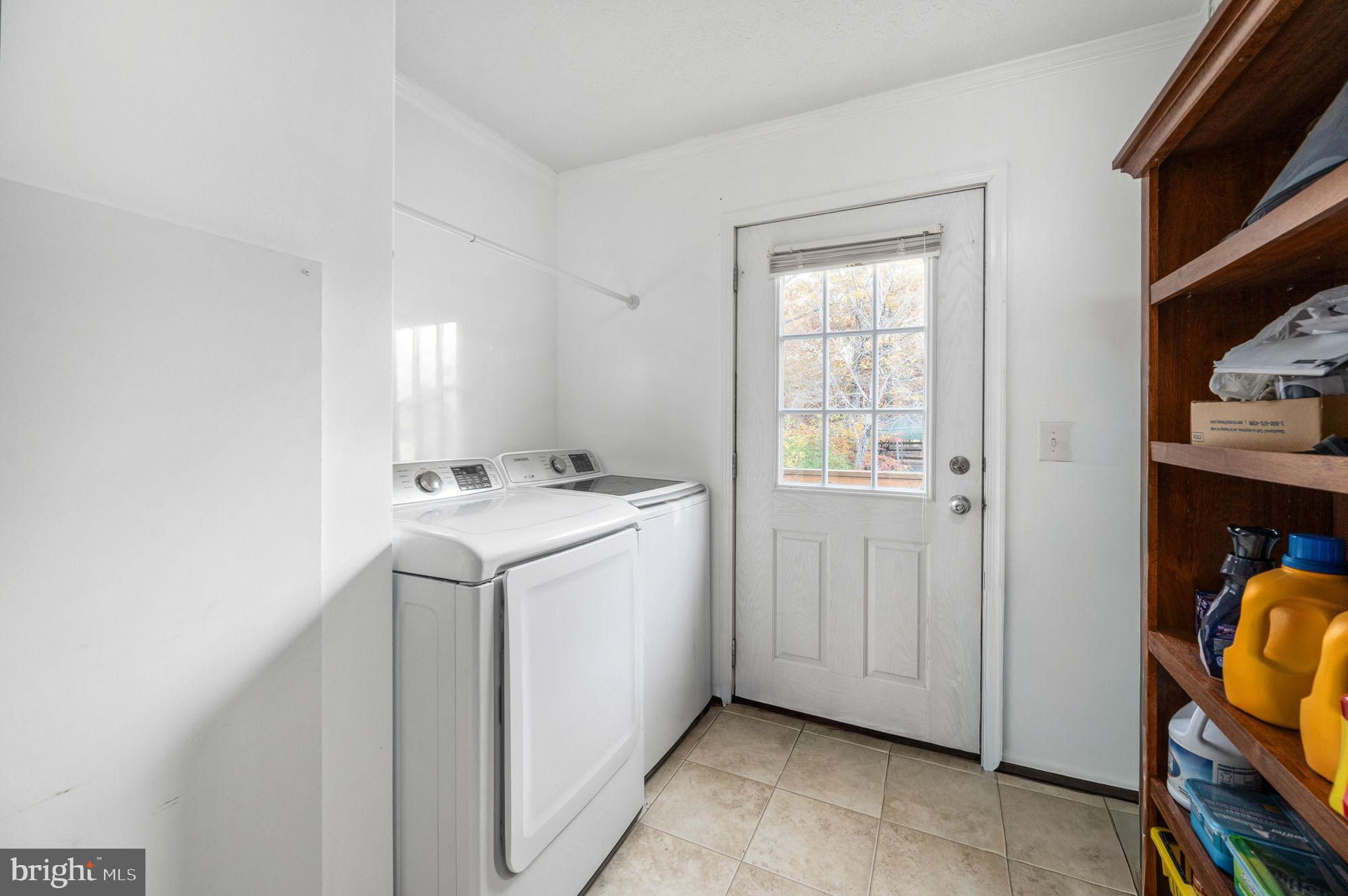 10325 Mill Pond Road Spotsylvania, VA 22551 - Photo 14 of 43 a utility room with dryer and washer