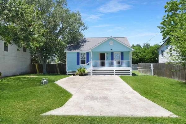 $214,900 | 320 10th Street, Dickinson, TX 77539
