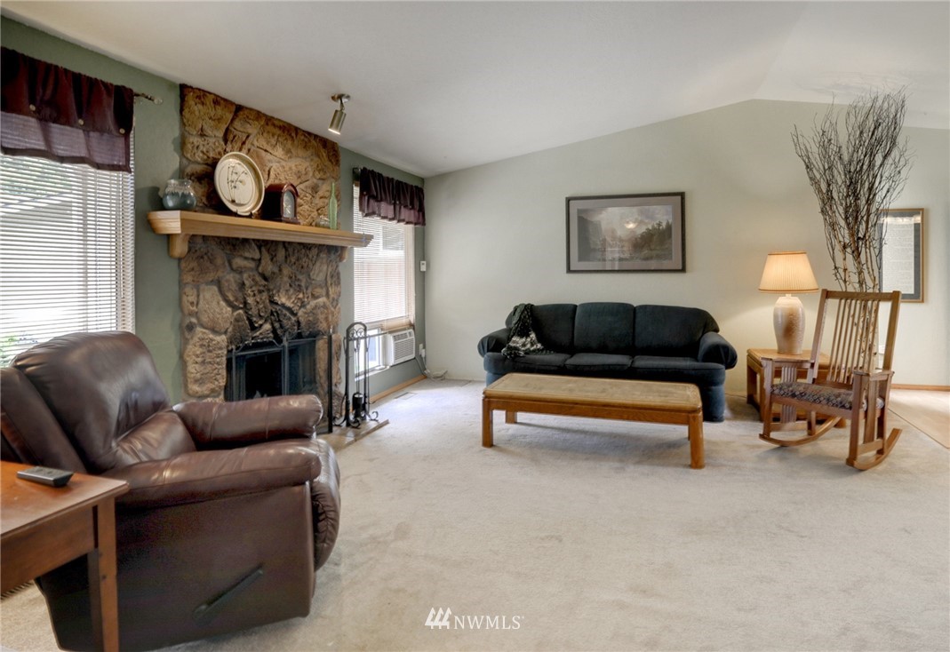 2631 178th Street Southeast Bothell, WA 98012 - Photo 4 of 26