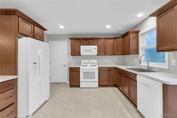 $2,650 | 940 Reserve Road, West Seneca, NY 14224