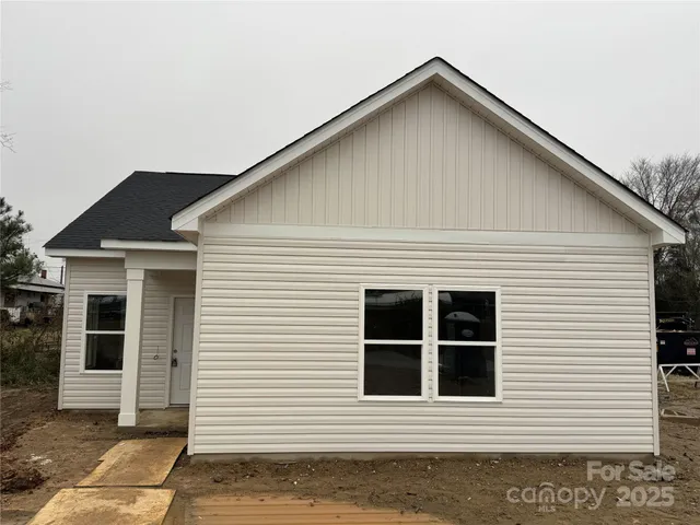 $324,950 | 4470 Kingsbury Drive, Midland, NC 28107