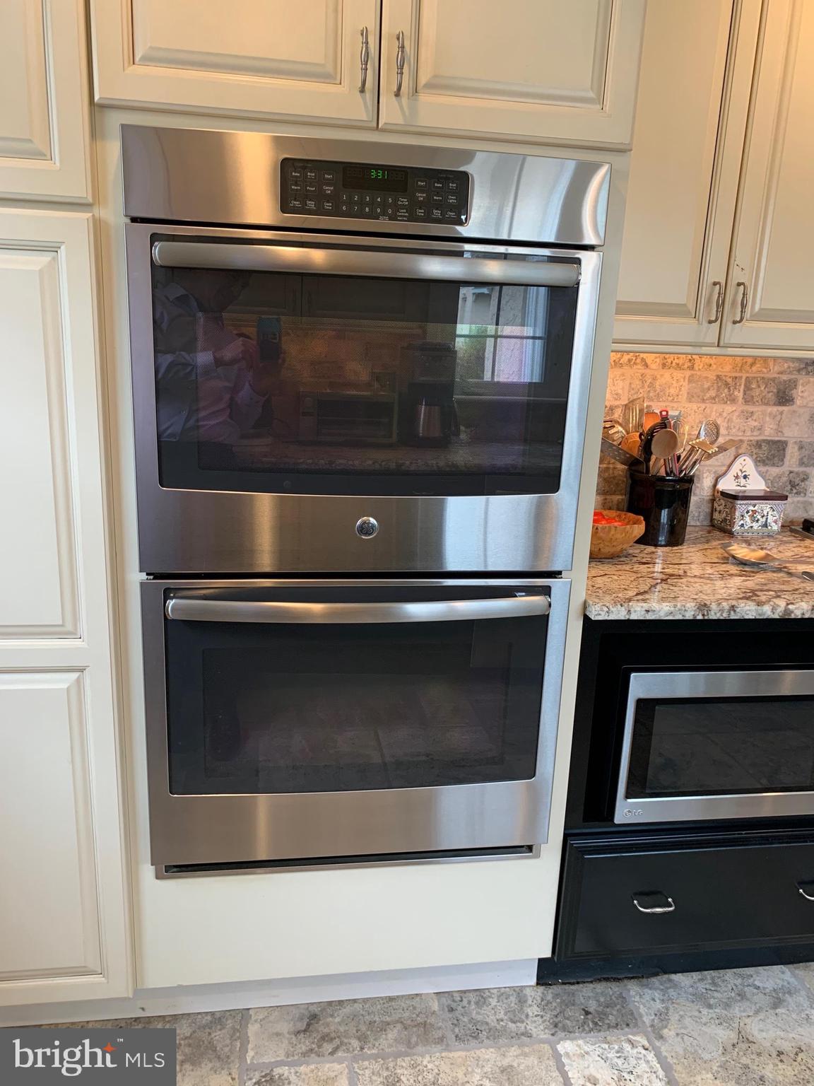 336 Hawarden Road Springfield, PA 19064 - Photo 18 of 65 Double Oven