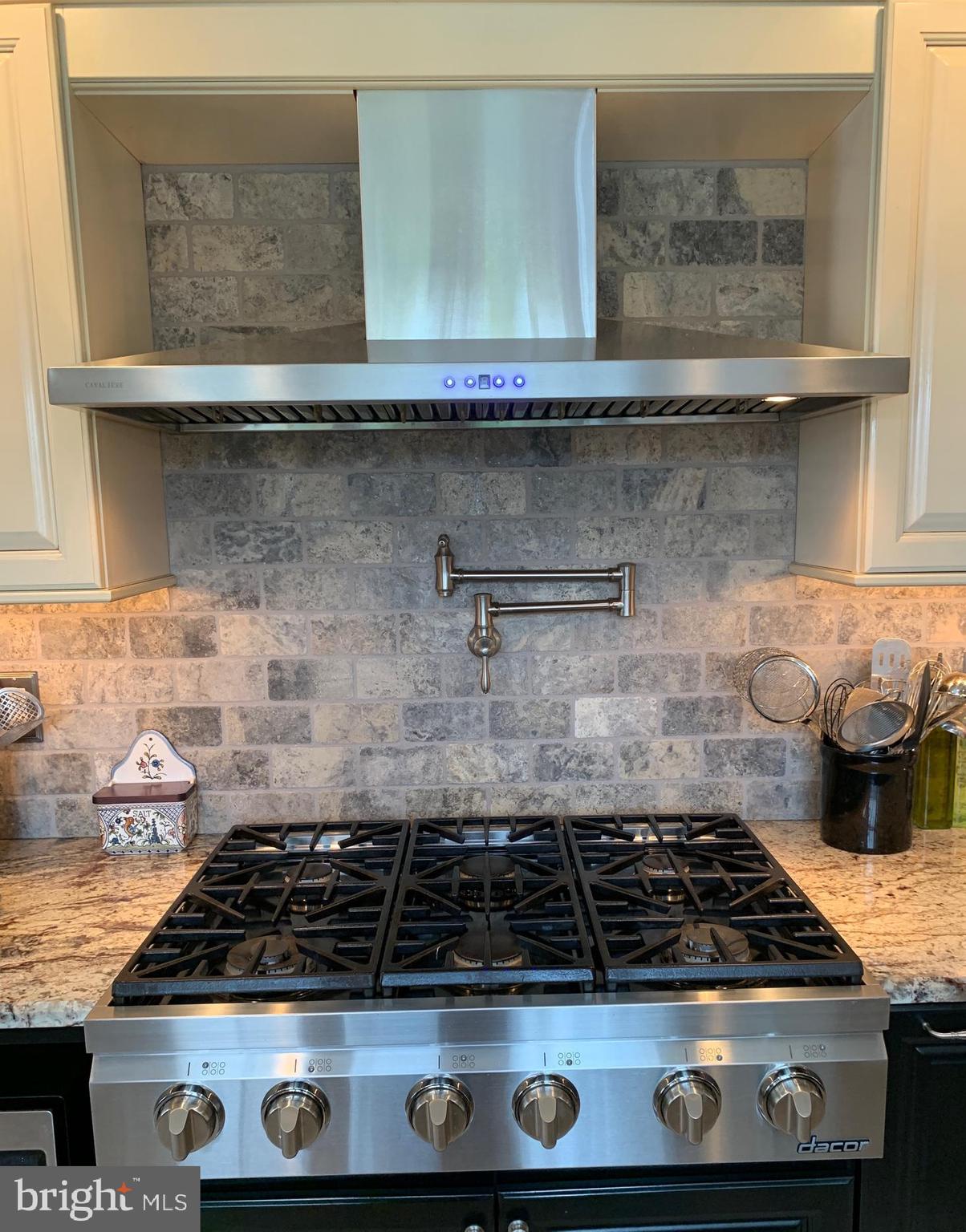 336 Hawarden Road Springfield, PA 19064 - Photo 21 of 65 Dacor Gas Range, potfiller & stainless hood
