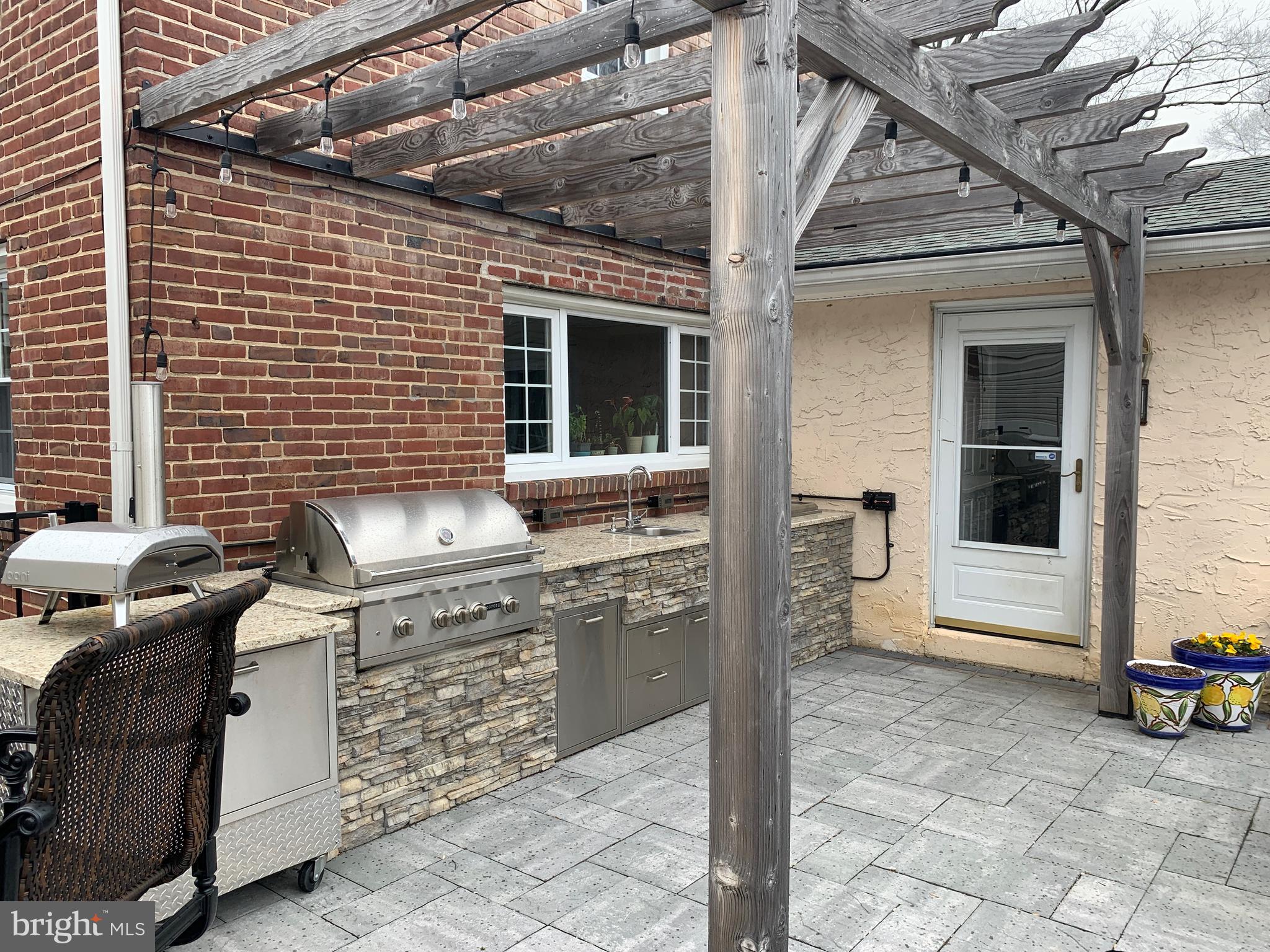 336 Hawarden Road Springfield, PA 19064 - Photo 36 of 65 Outdoor Kitchen