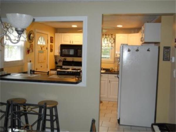 23 Lancashire Road Springfield, MA 01107 - Photo 3 of 10 Gallery Image 3