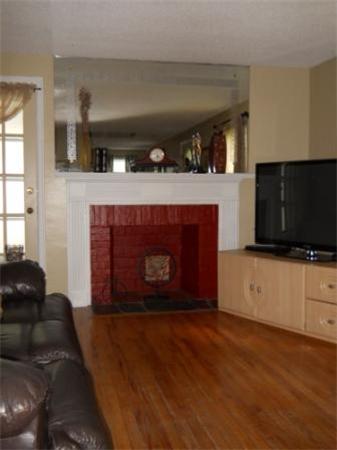23 Lancashire Road Springfield, MA 01107 - Photo 6 of 10 Gallery Image 6