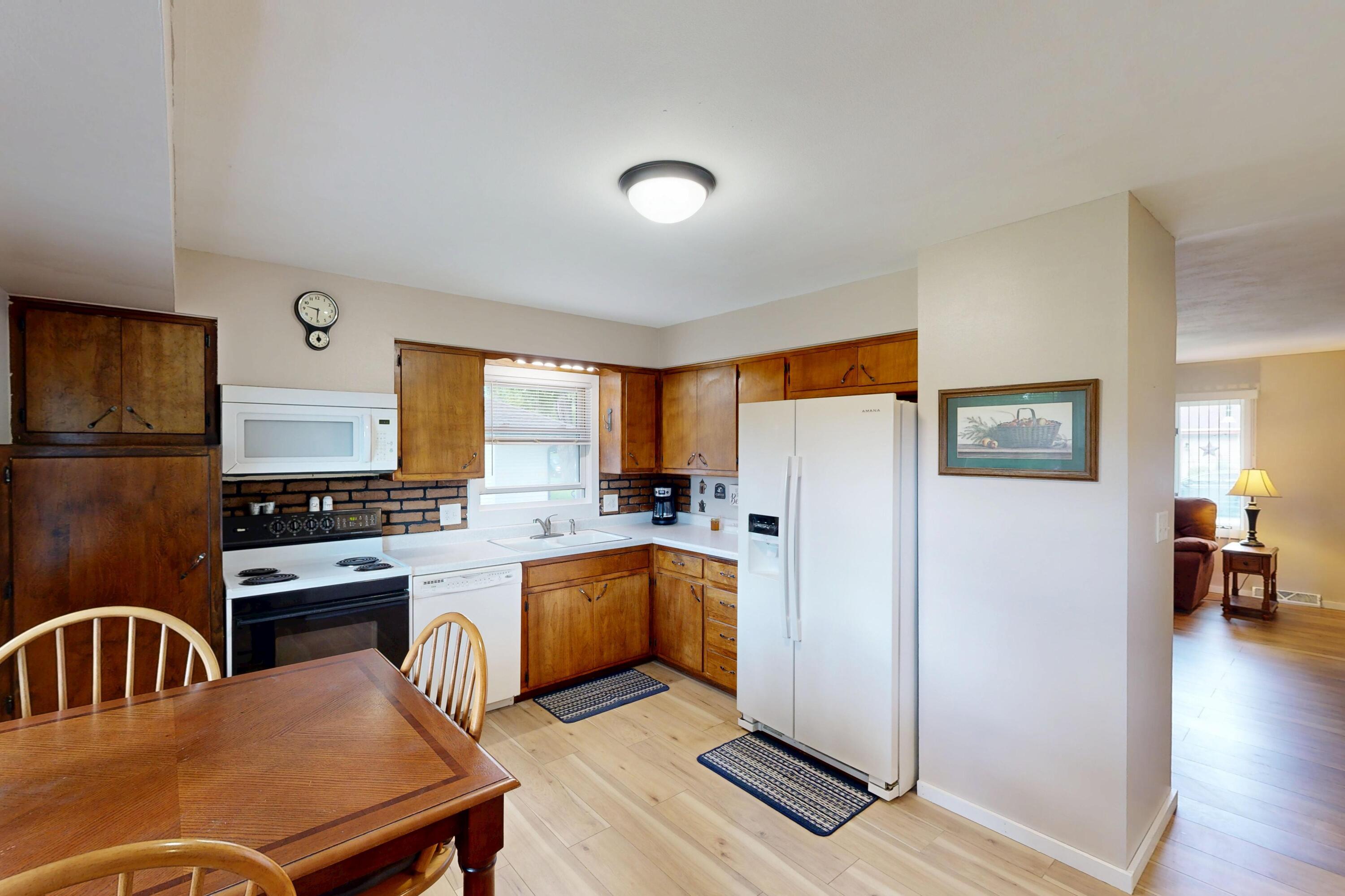 927 Peterson Street Fort Atkinson, WI 53538 - Photo 5 of 37 927-Peterson-St-06252026_170130