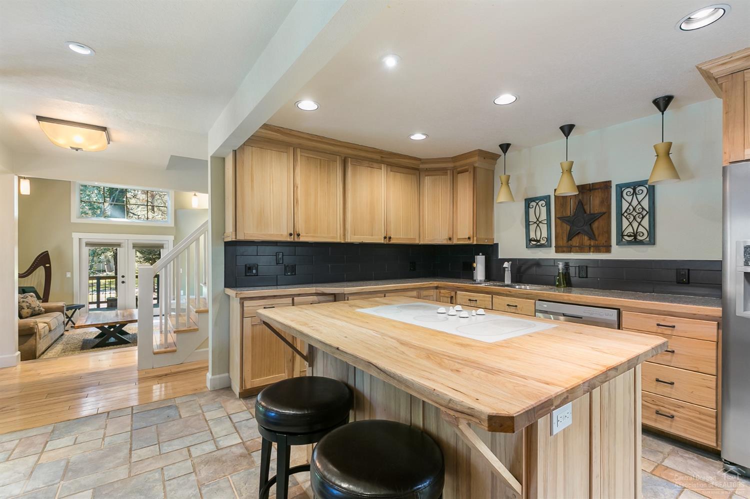 4071 Northwest Lower Village Road Bend, OR 97703 - Photo 11 of 25 Gallery Image 11