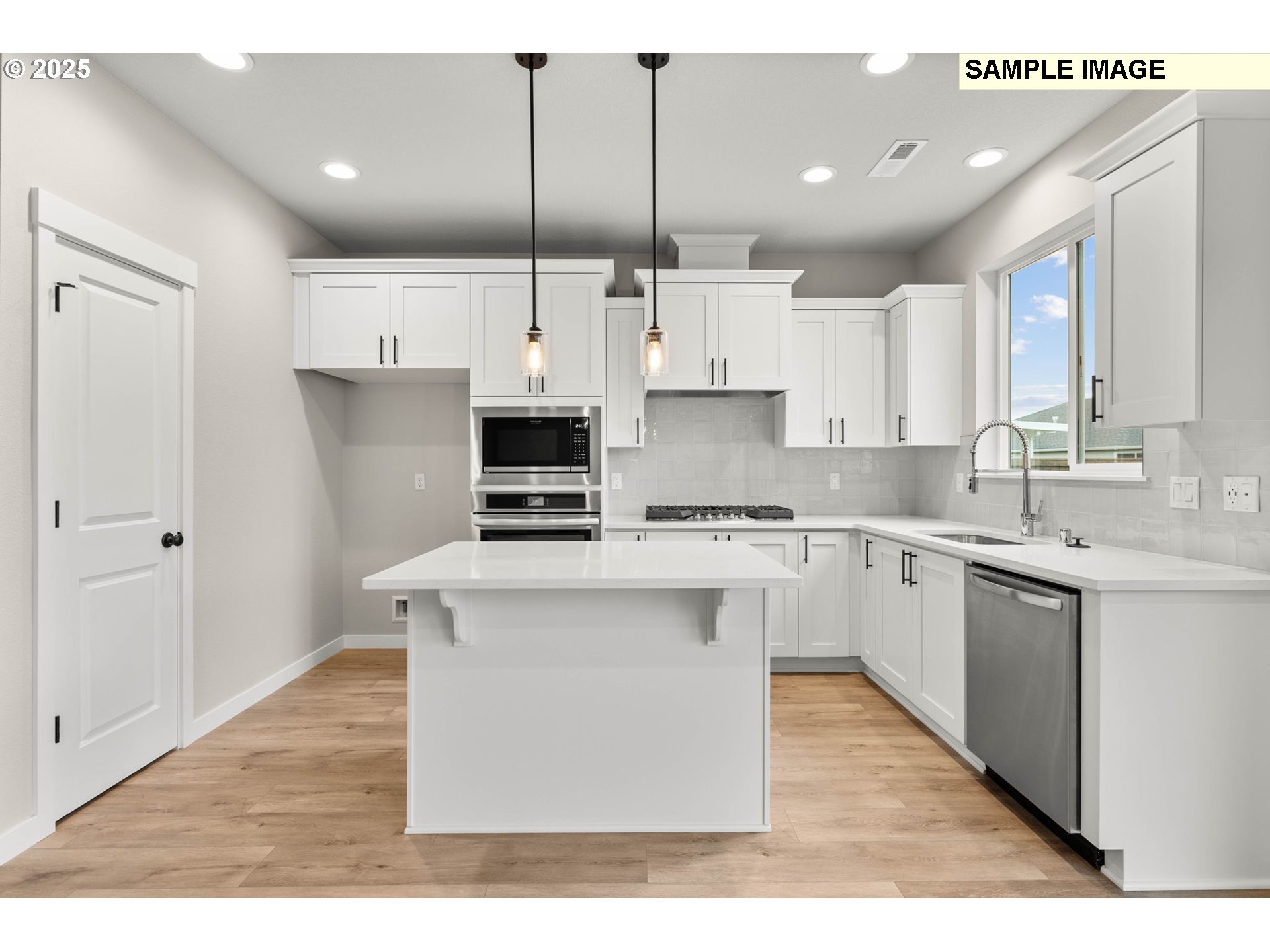 2817 Northeast Claire Road, Unit 208 Estacada, OR 97023 - Photo 5 of 35