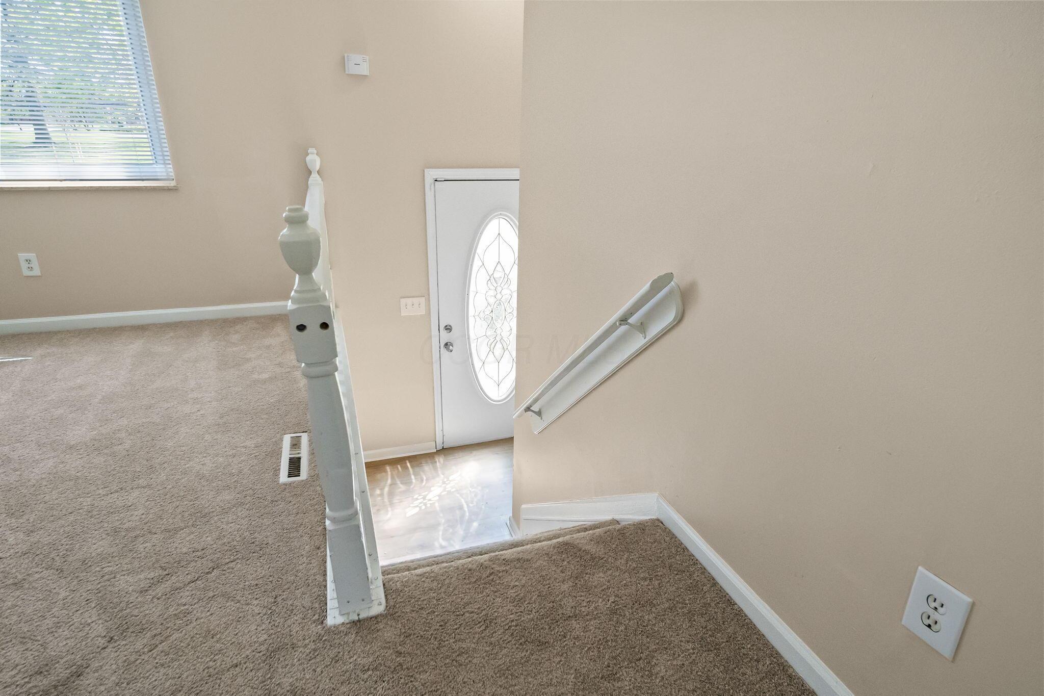 5220 Refugee Road Columbus, OH 43232 - Photo 5 of 48 5-web-or-mls-A7409944-2