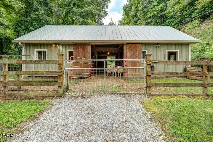 301 Cabin Orchard Road Erwin, TN 37650 - Photo 29 of 38 20240628194326472596000000-o