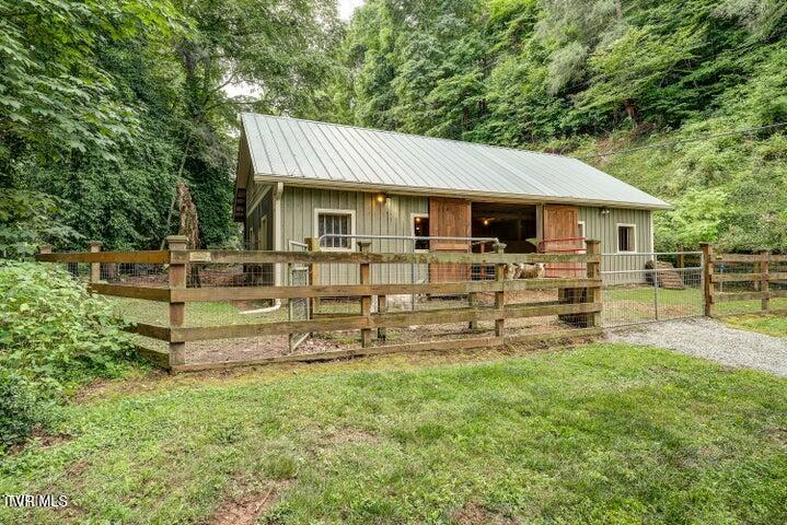 301 Cabin Orchard Road Erwin, TN 37650 - Photo 30 of 38 20240628194336836164000000-o