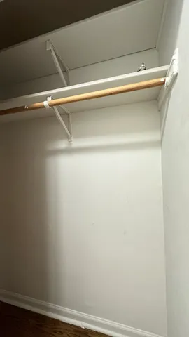 $1,100 | 2409 West Balmoral Avenue, Unit 2D, Chicago, IL 60625