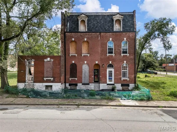 $199,900 | 1512 Palm Street, St. Louis, MO 63107