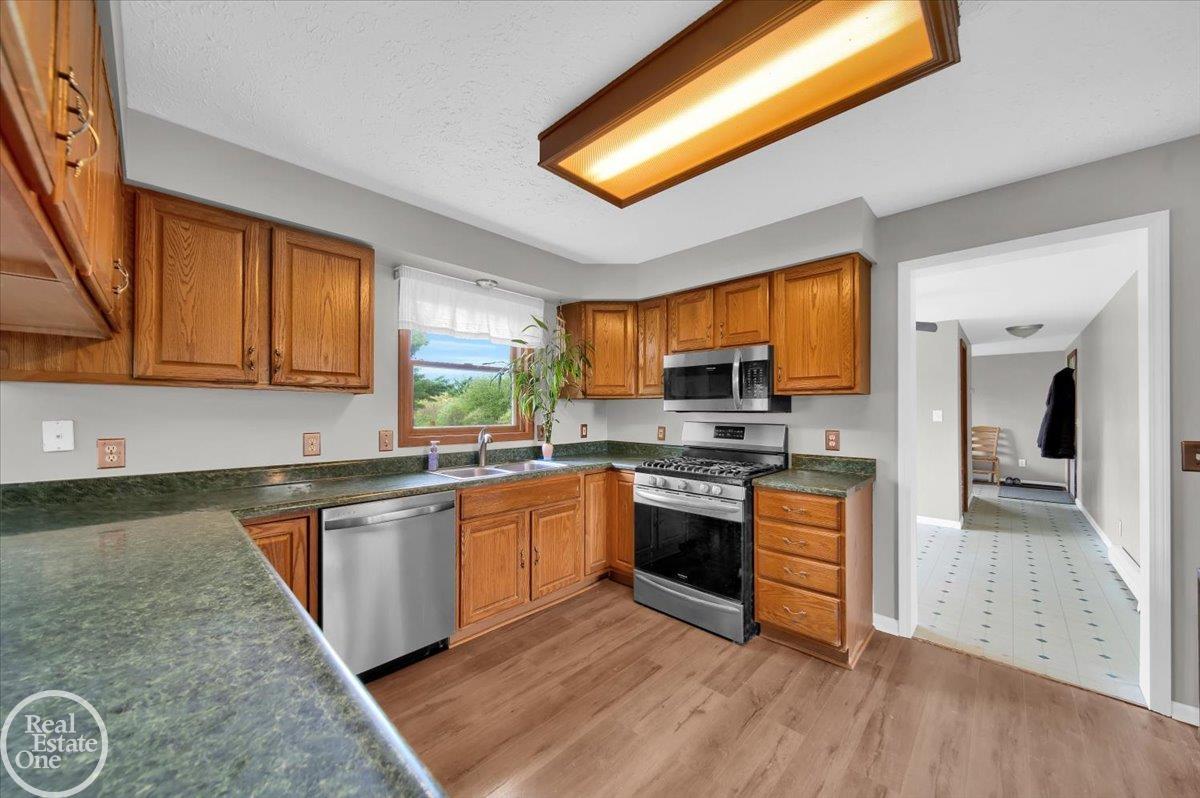 6940 Bryce Road North Street, MI 48049 - Photo 6 of 30 50141526-93fa9ce0-56d6-4f3c-bf85-76b1acfd84ed.JPG