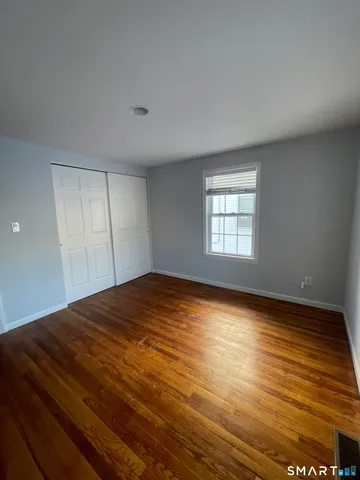 a view of empty room with window