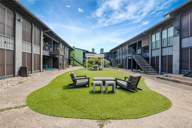 $1,600 | 909 Reinli Street, Unit 213, Austin, TX 78751