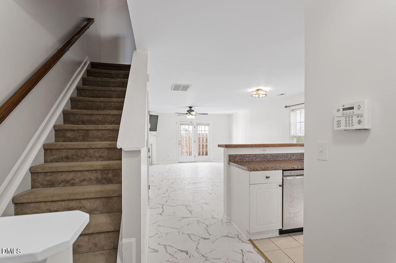 2248 Ventana Lane Raleigh, NC 27604 - Photo 11 of 17 2248 Ventana Lane_10