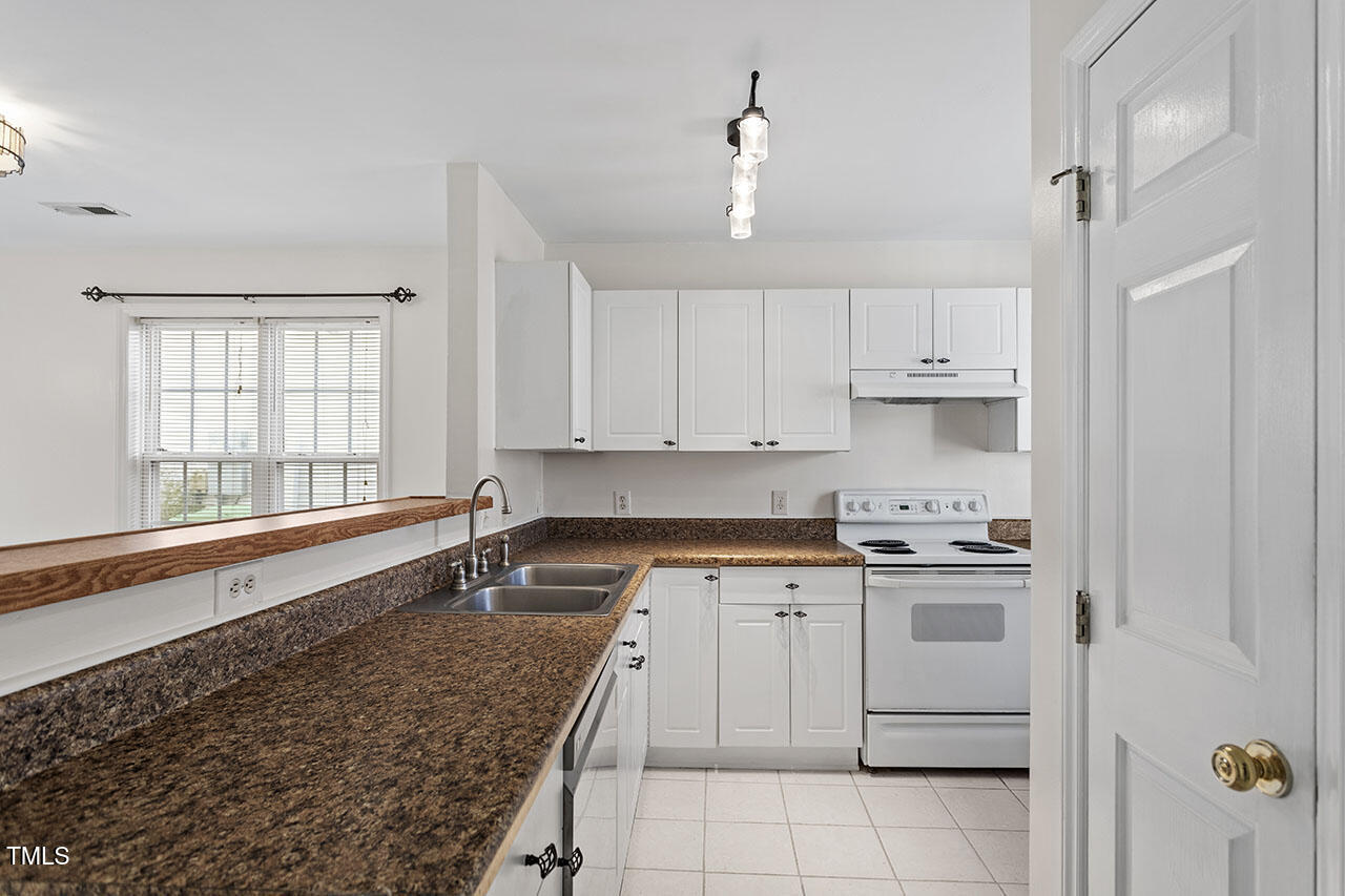 2248 Ventana Lane Raleigh, NC 27604 - Photo 8 of 17 2248 Ventana Lane_11