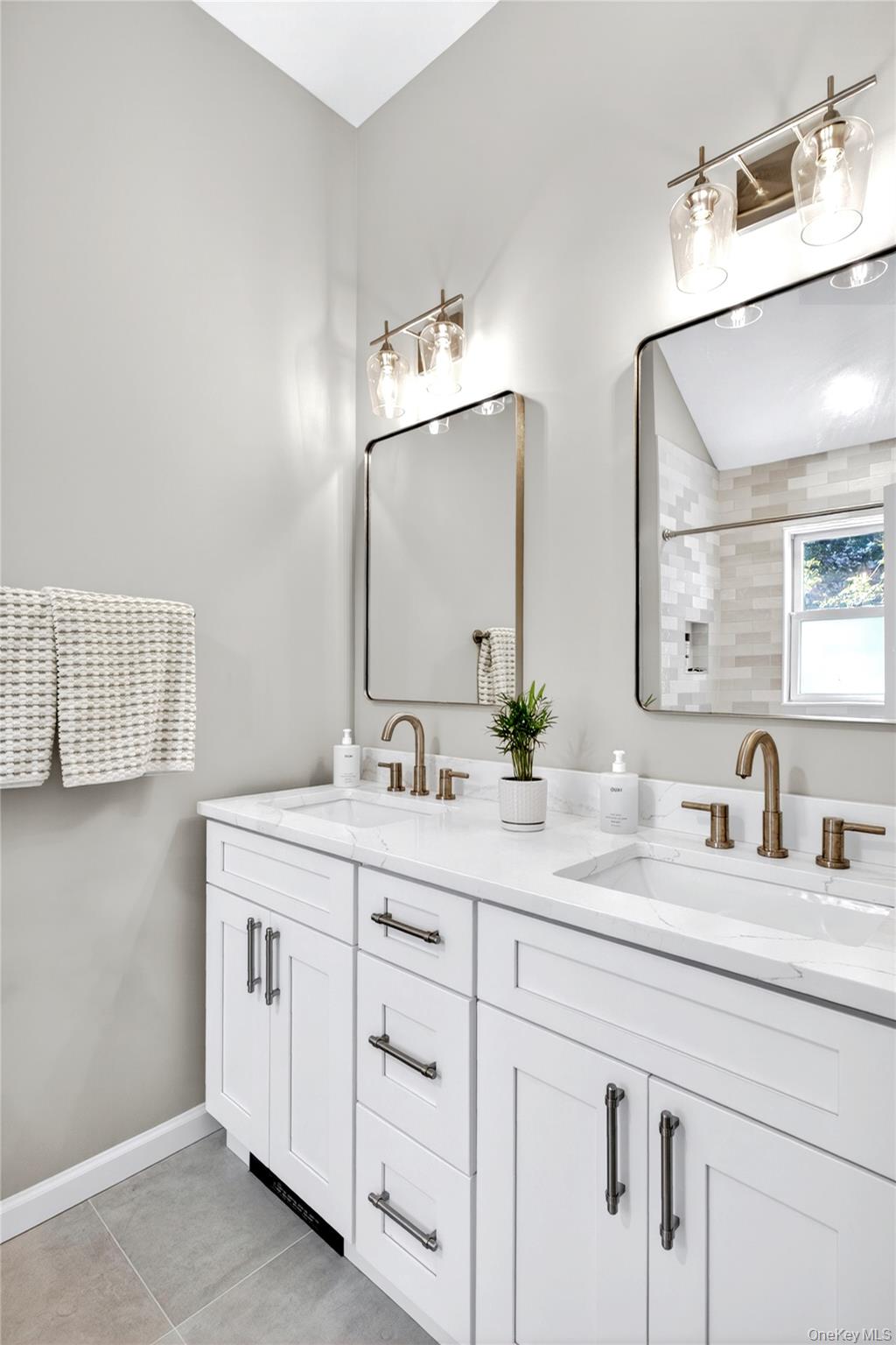 34 Longridge Road Manhasset, NY 11030 - Photo 14 of 20