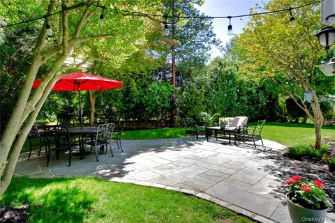 $2,298,000 | 34 Longridge Road, Manhasset, NY 11030