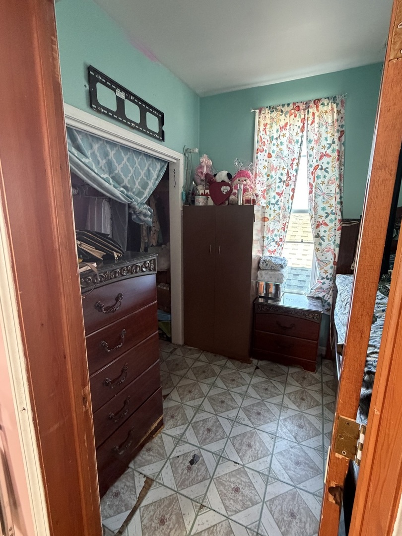 10045 South Ave M Chicago, IL 60617 - Photo 7 of 25