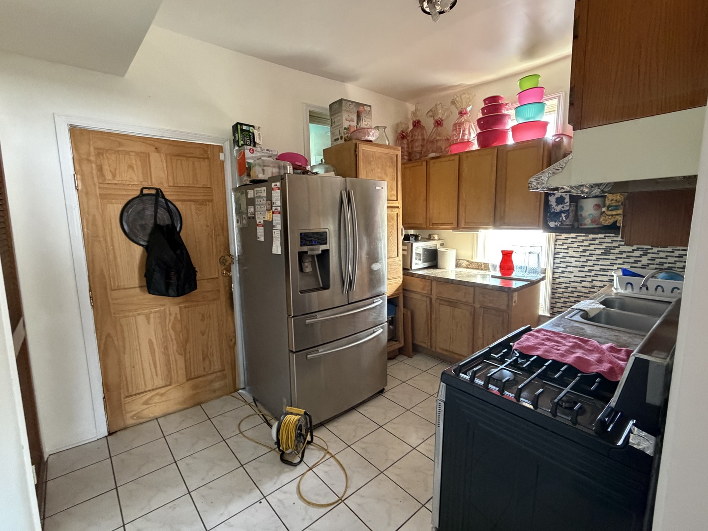 10045 South Ave M Chicago, IL 60617 - Photo 10 of 25 a utility room with dryer and washer