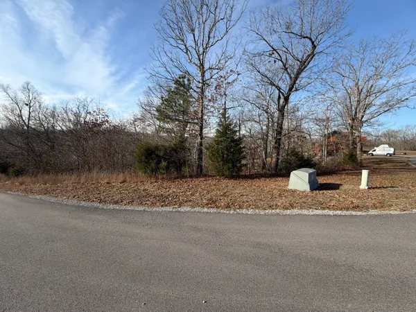 $10,000 | 1 Deepwood Drive, Murray, KY 42071