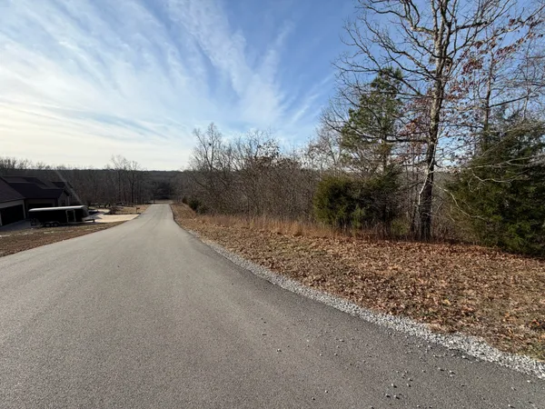 $10,000 | 1 Deepwood Drive, Murray, KY 42071