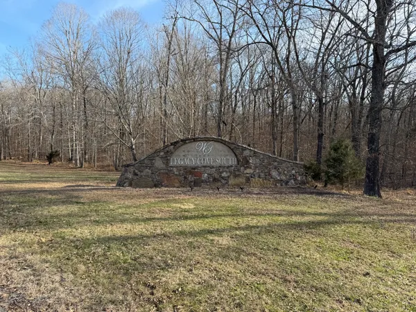 $10,000 | 1 Deepwood Drive, Murray, KY 42071