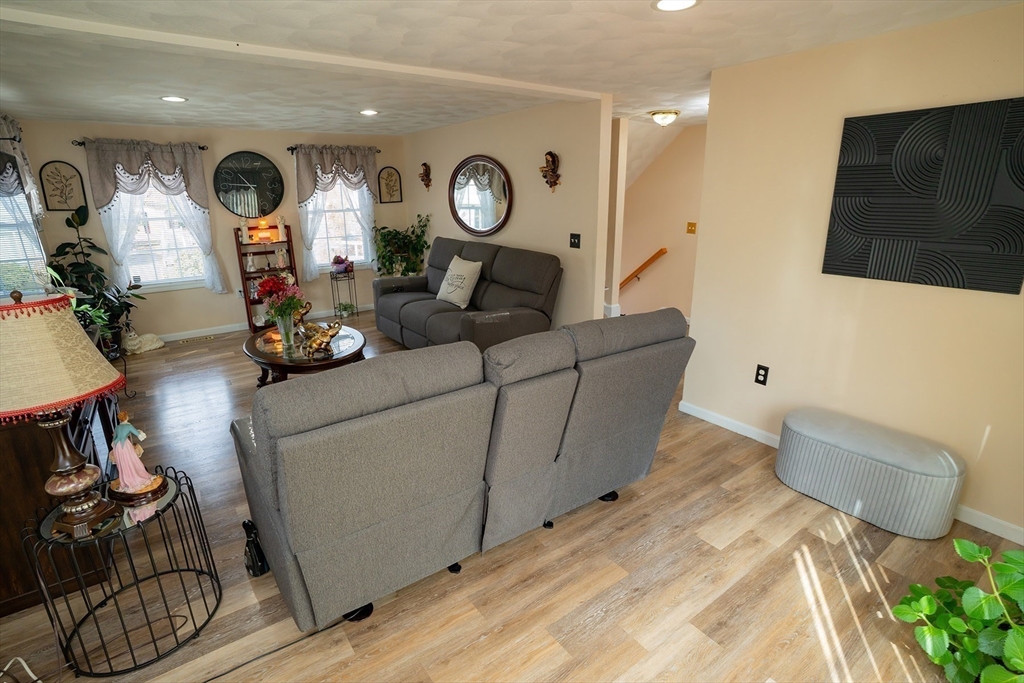 3 Columbia Road Billerica, MA 01821 - Photo 5 of 22