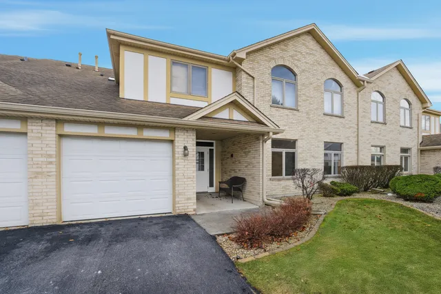 $240,000 | 6431 Pine Cone Drive, Unit 2, Tinley Park, IL 60477
