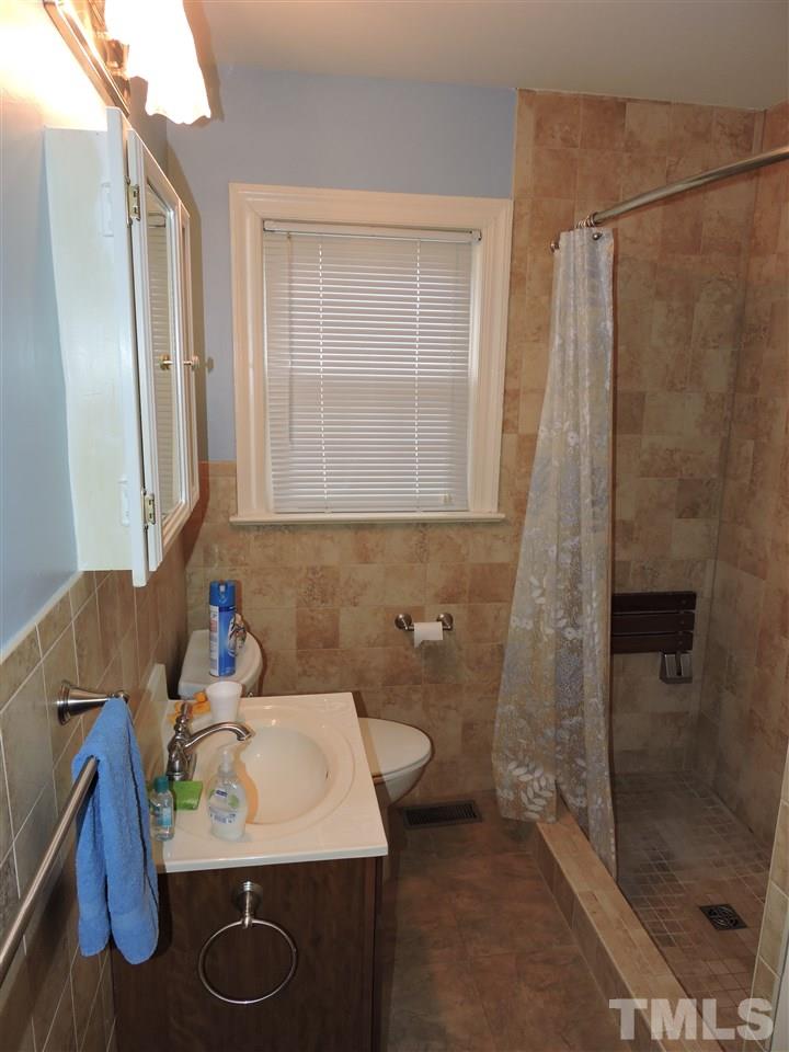 409 Gordon Street Roxboro, NC 27573 - Photo 8 of 14