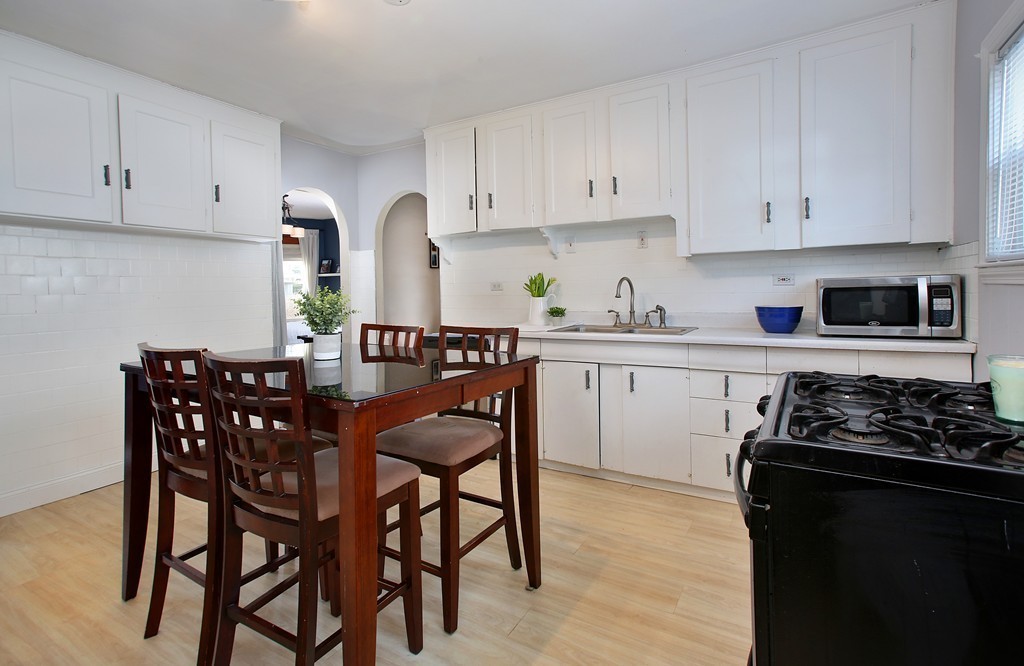 20-22 Harding Road Norwood, MA 02062 - Photo 3 of 10