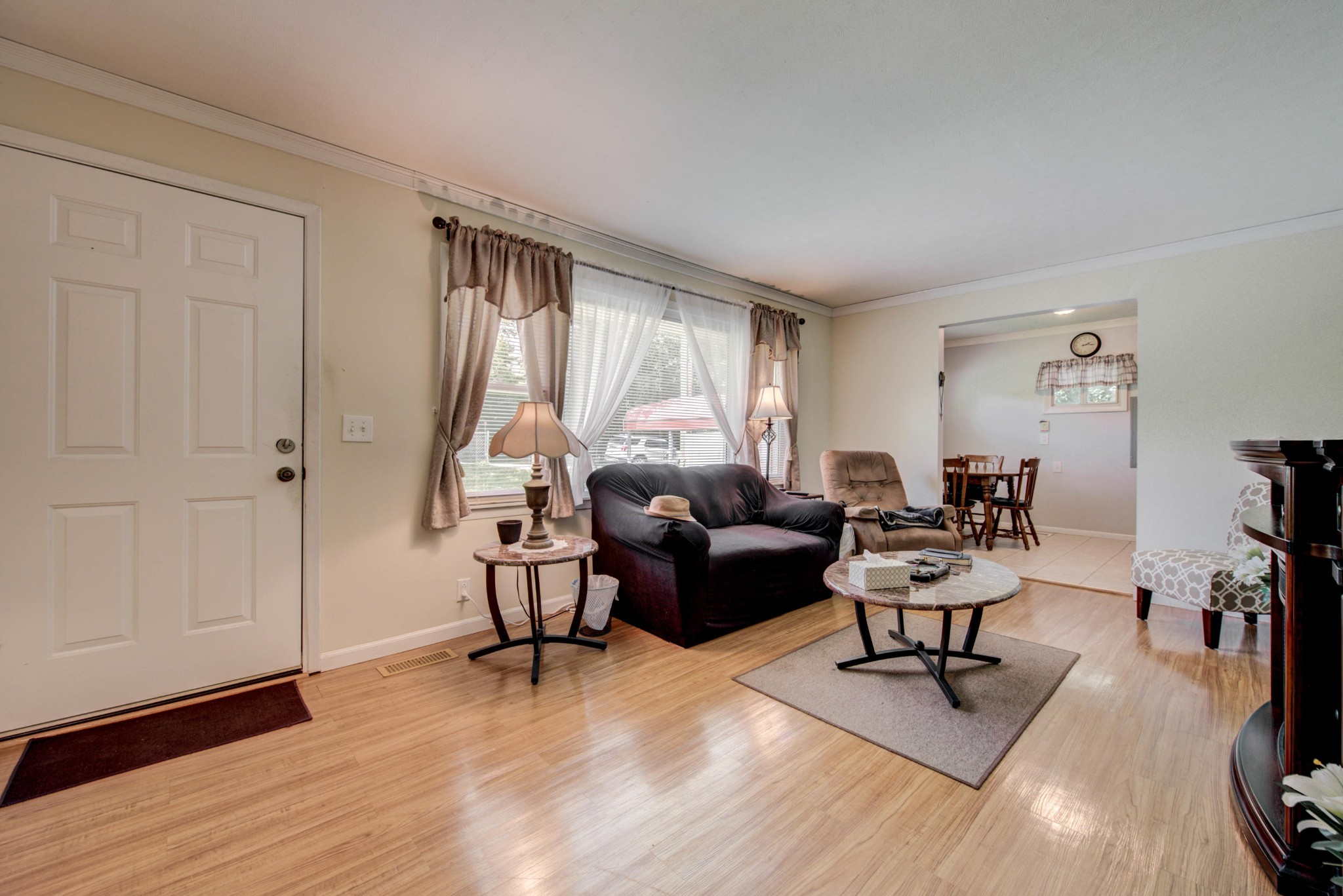 517 Foust Carney Road Powell, TN 37849 - Photo 5 of 28 a living room with furniture and a wooden floor