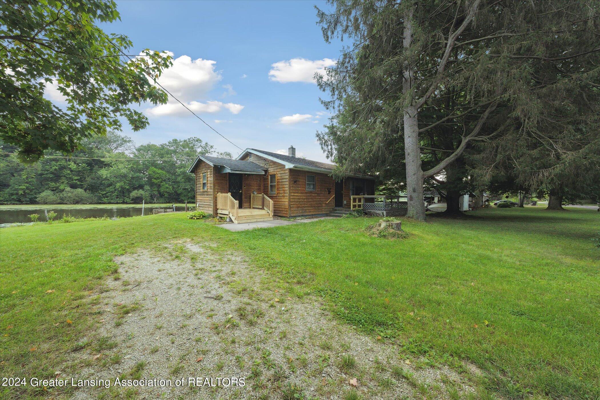 304 Olivet Road Bellevue, MI 49021 - Photo 2 of 23 02-304-Olivet-Rd-Bellevue-MI-49021-Windo