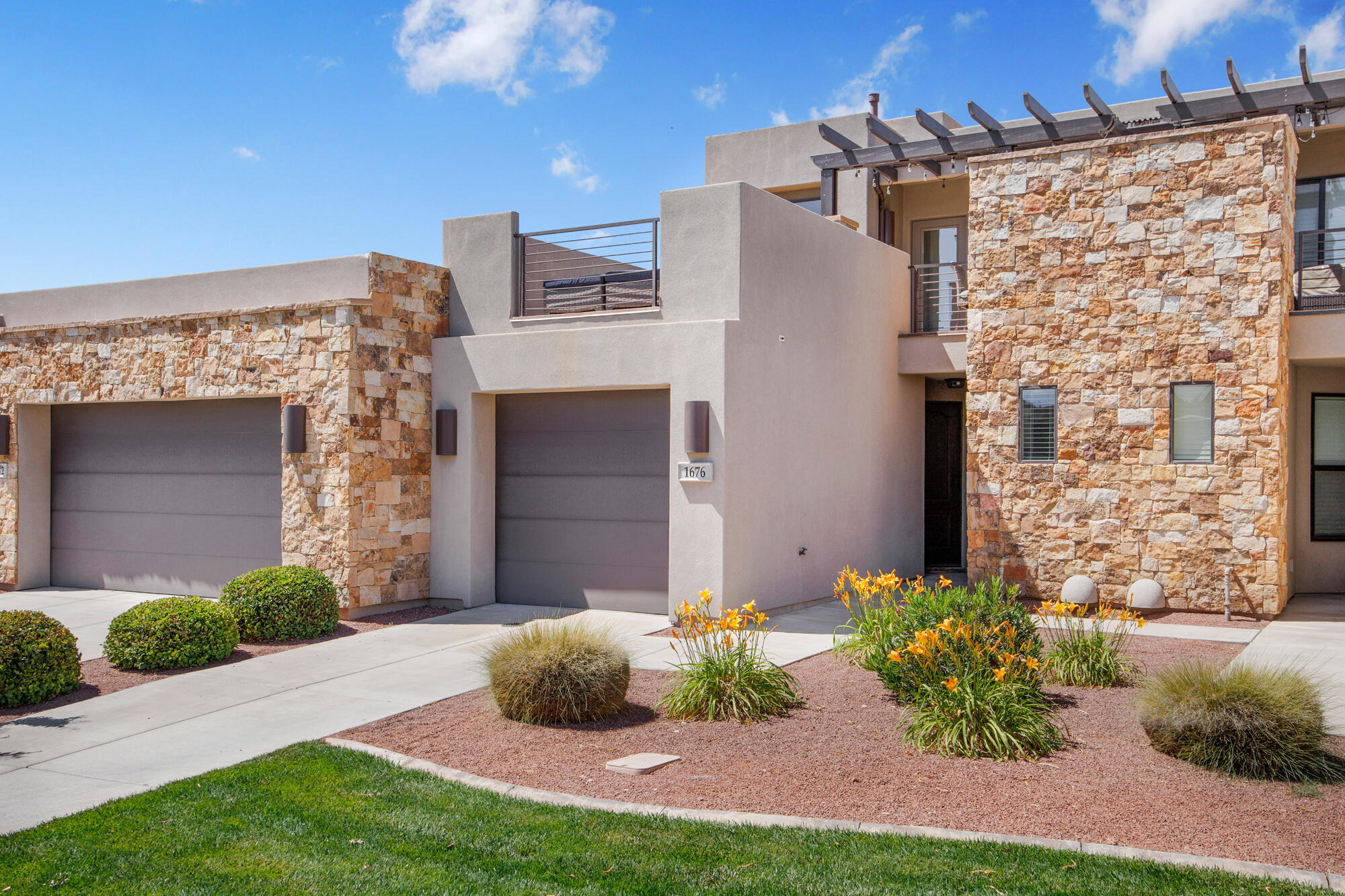 1676 Escapes Drive St. George, UT 84770 - Photo 2 of 38 Street View